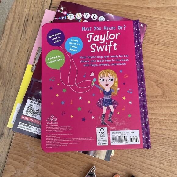 Taylor Swift Books Gift Set Little Golden Book Swifty Croc Charms Jibbitz New - Picture 9 of 9